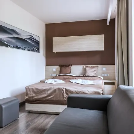 Pecr Well Hotel apartamentowy 4*