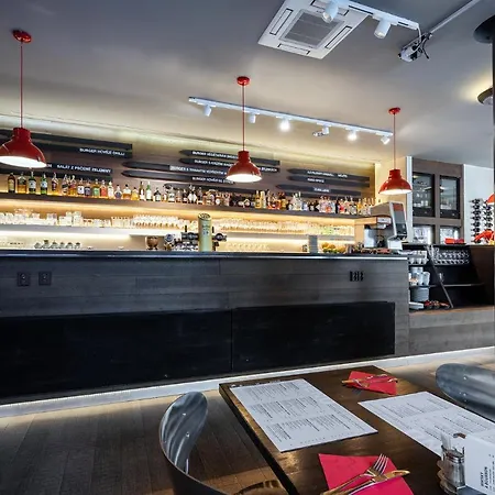 Hotel Pecr Well 4*
