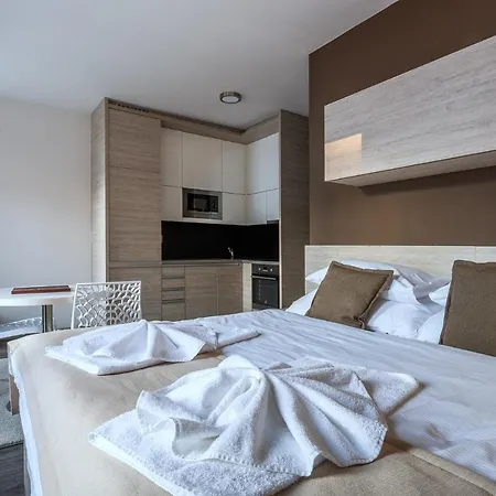 Hotel Pecr Well