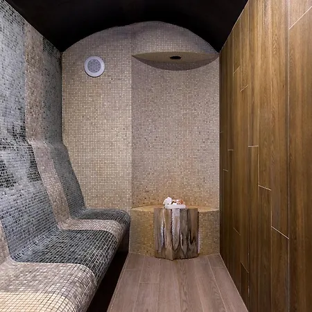 Hotel apartamentowy Pecr Well 4*