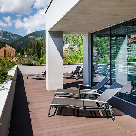 Pecr Well Aparthotel 4*