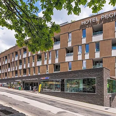 Aparthotel Pecr Well