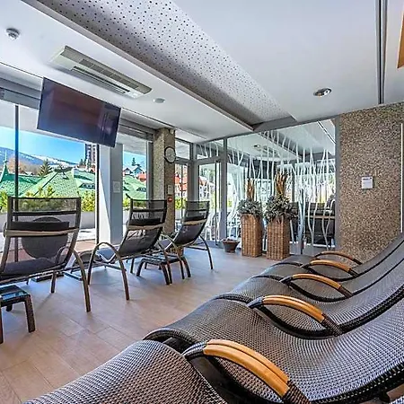 Aparthotel Pecr Well 4*