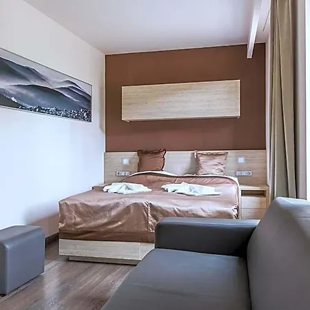 Pecr Well Aparthotel