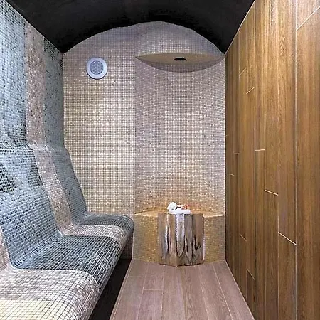 Aparthotel Pecr Well 4*
