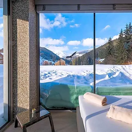 Pecr Well Aparthotel