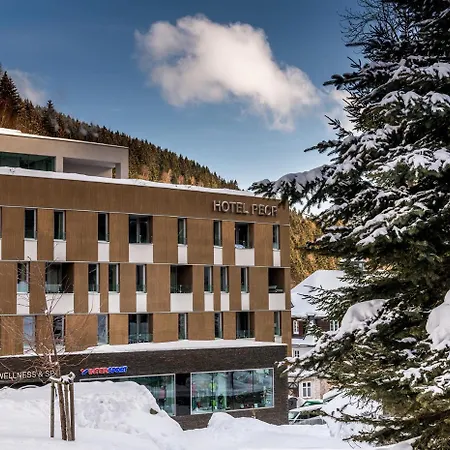 Pecr Well Aparthotel 4*