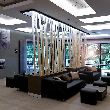 Hotel Pecr Well