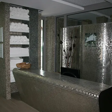 Pecr Well Aparthotel